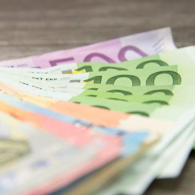 Neue Sozialhilfe: Bis zu 300 Euro mehr für Familien & weitere Änderungen geplant Neue Sozialhilfe: Bis zu 300 Euro mehr für Familien & weitere Änderungen geplant
